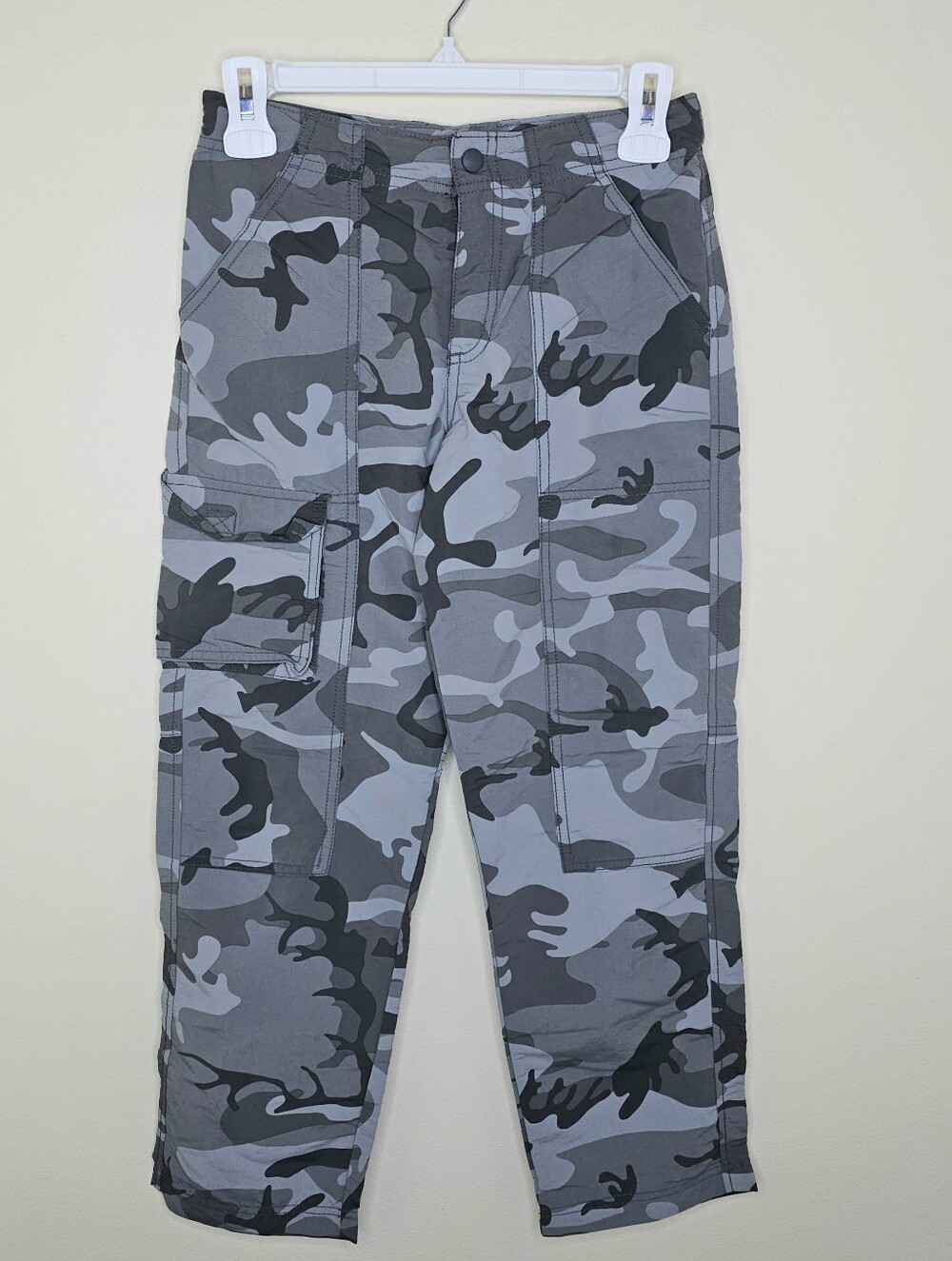PATAGONIA Boys Baggies Cargo Pants NWOT Gray Camo Large Hiking Utility Outdoor